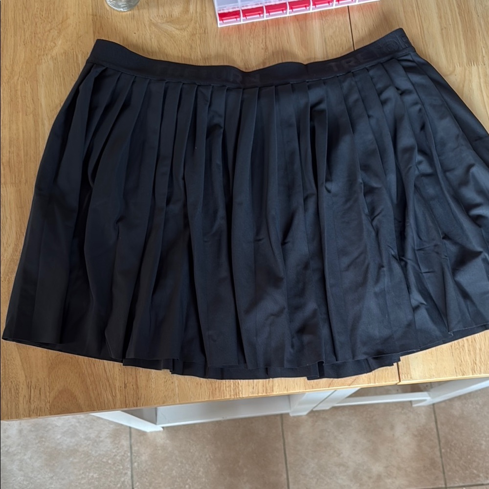 Elegant Black Pleated Skirt